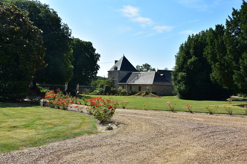 Château-de-Montbraye_72250-PARIGNE-LEVÊQUE_5 Château-de-Montbraye_72250-PARIGNE-LEVÊQUE_5